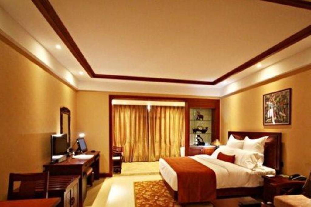 Отель Ramada Plaza Xishuangbanna Экстерьер фото