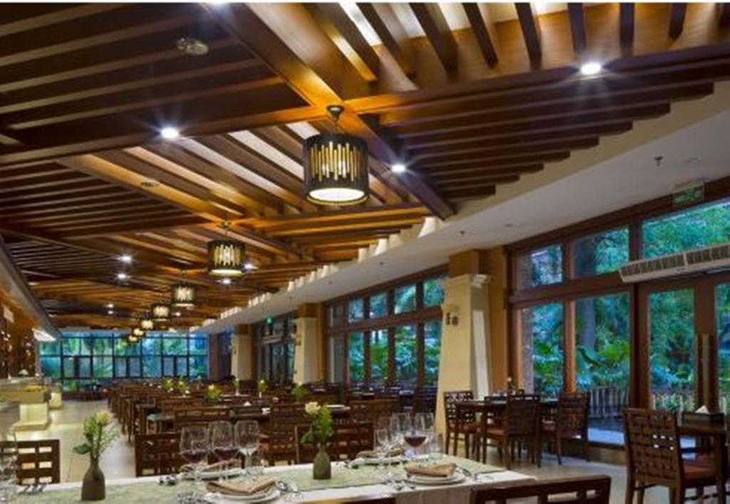 Отель Ramada Plaza Xishuangbanna Экстерьер фото