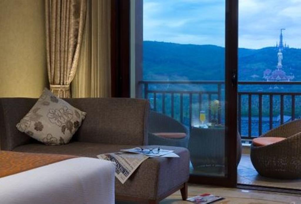 Отель Ramada Plaza Xishuangbanna Экстерьер фото