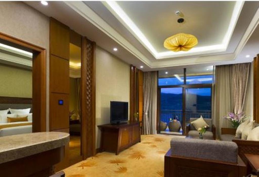 Отель Ramada Plaza Xishuangbanna Экстерьер фото
