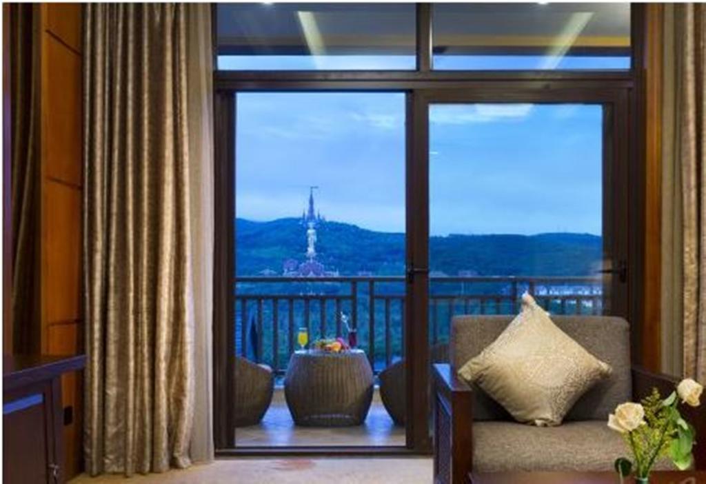 Отель Ramada Plaza Xishuangbanna Экстерьер фото