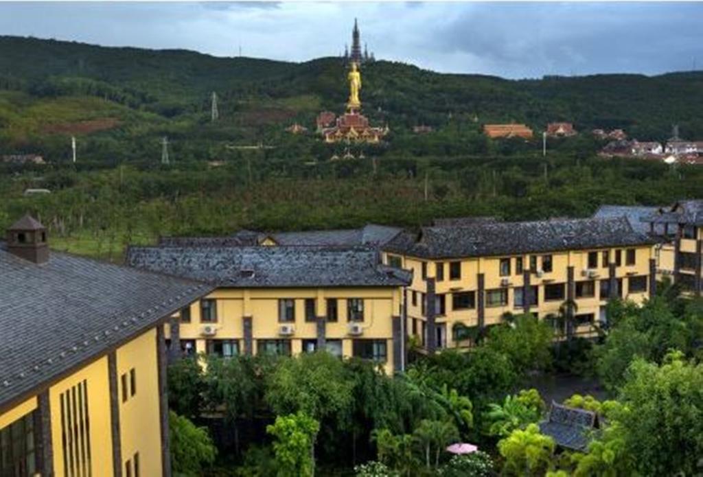 Отель Ramada Plaza Xishuangbanna Экстерьер фото