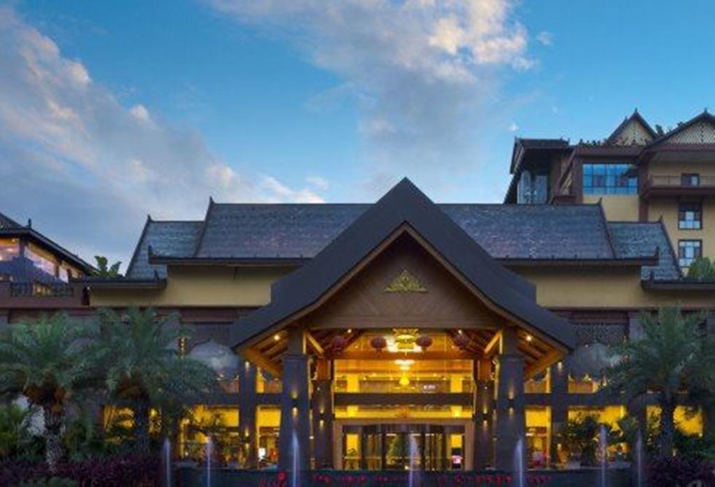 Отель Ramada Plaza Xishuangbanna Экстерьер фото