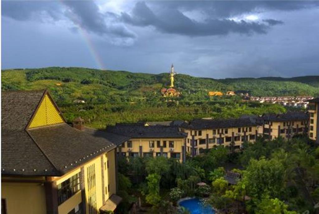 Отель Ramada Plaza Xishuangbanna Экстерьер фото